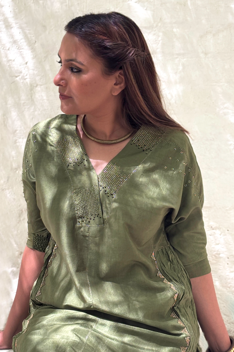 OLIVE SILK KURTA SET WITH GOLDEN DETAILING