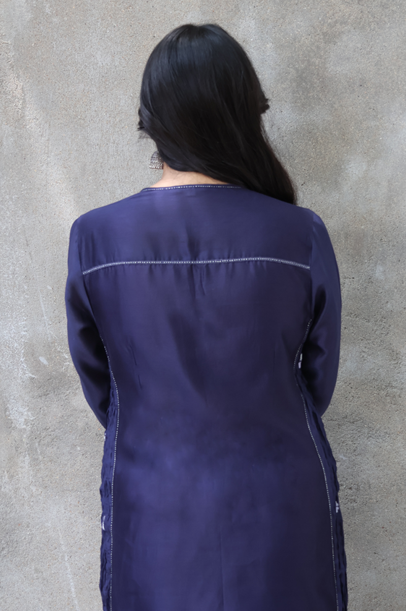 DEEP BLUE CHANDERI KURTA SET WITH THREAD MOTIFS