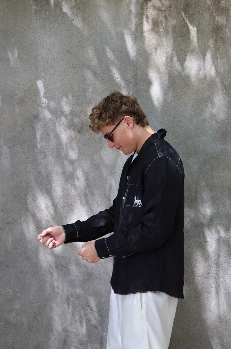 BLACK HORSE LINEN SHIRT