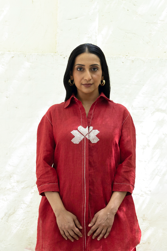 RED LINEN SHIRT WITH  EMBROIDERED FLOWER