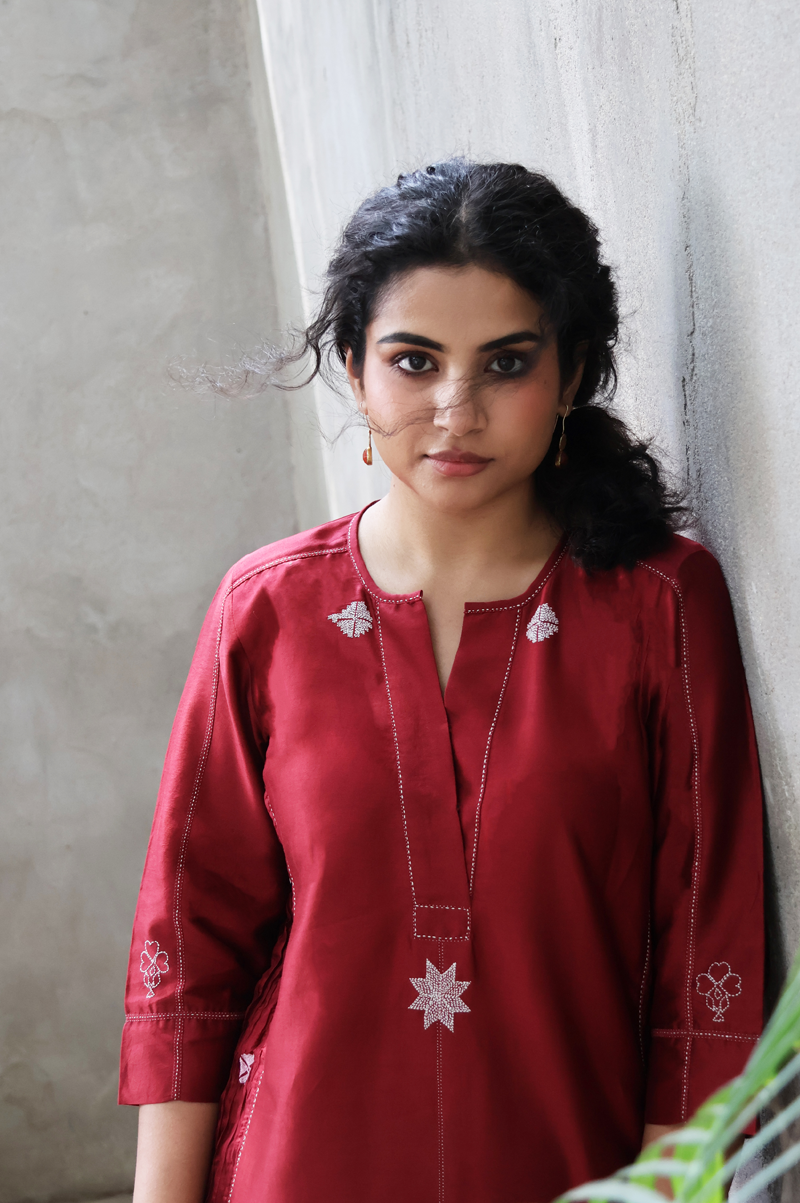 DEEP RED CHANDERI CO- ORD SET WITH THREAD MOTIFS
