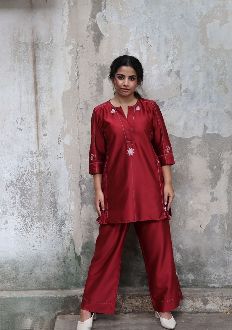 DEEP RED CHANDERI CO- ORD SET WITH THREAD MOTIFS