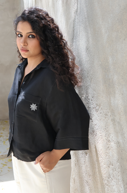 BLACK CROPPED SHIRT WITH STAR MOTIF