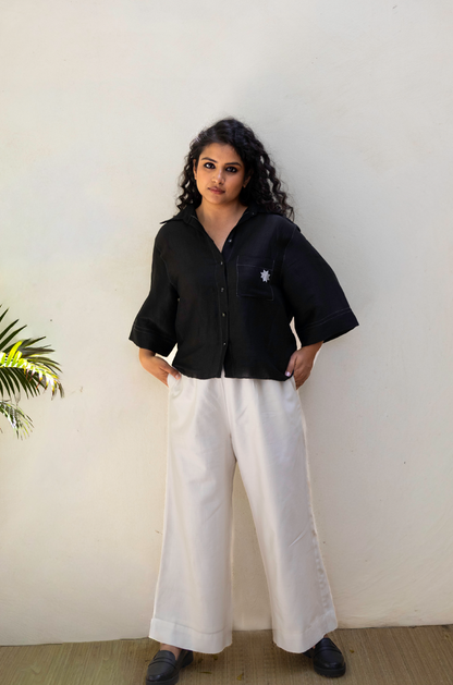 BLACK CROPPED SHIRT WITH STAR MOTIF