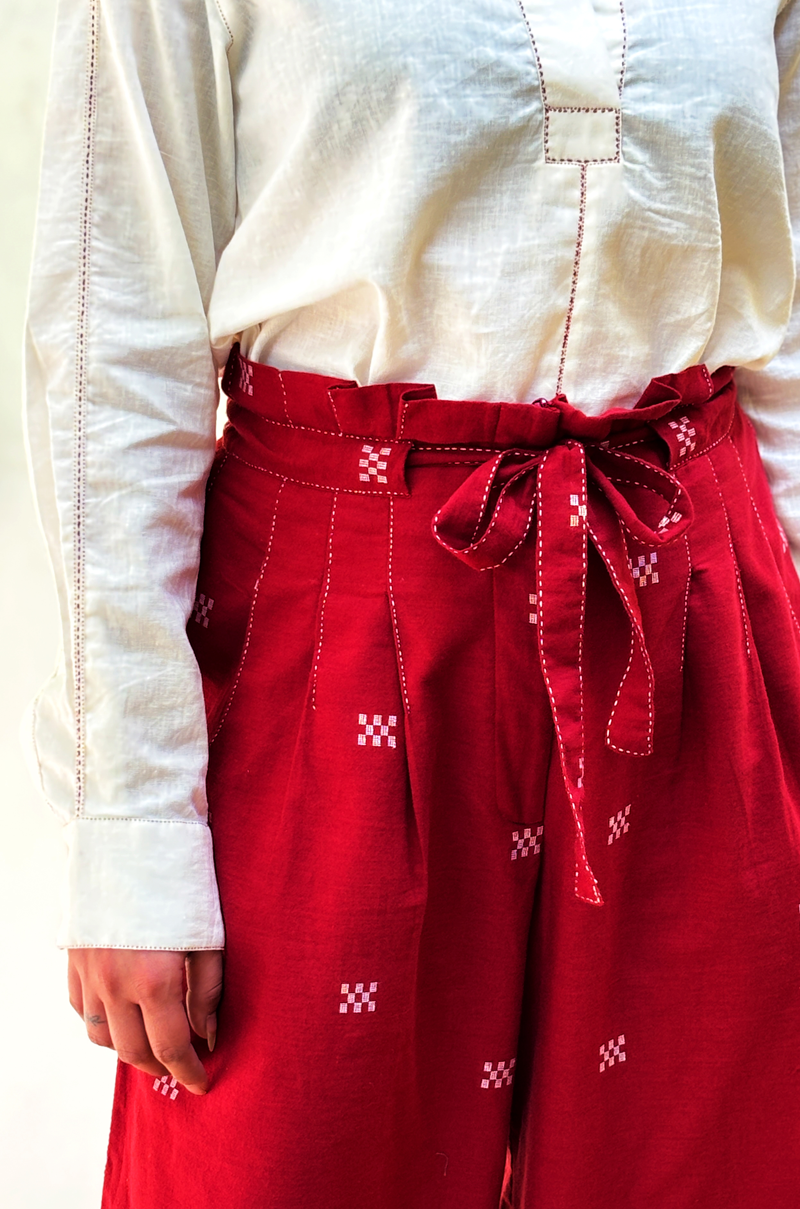 WHITE COTTON LINEN TOP WITH STITCH HIGHLIGHTS