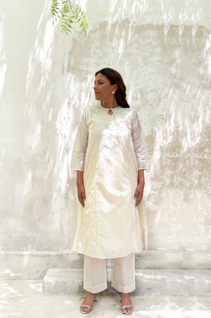 IVORY CHANDERI GUMBAD KURTA SET - RTS